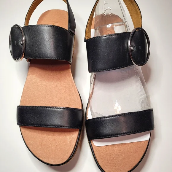 NWOB Uggs Platform Sandals Black sz 9.5 - Picture 1 of 5